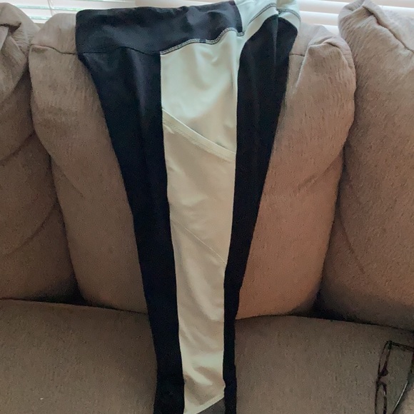 Lululemon teal/mint & black get up and glow leggin - Picture 8 of 9